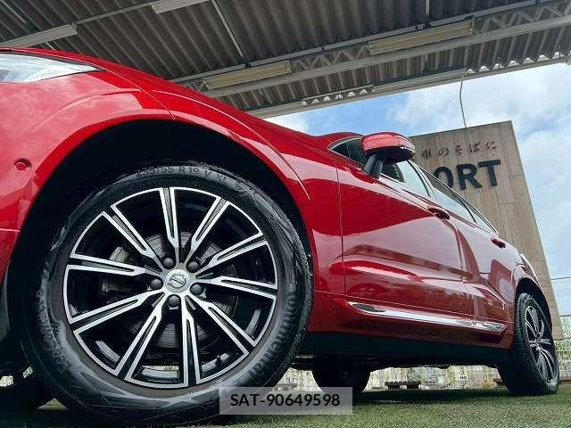 Volvo XC60 2021-05 8146959-18