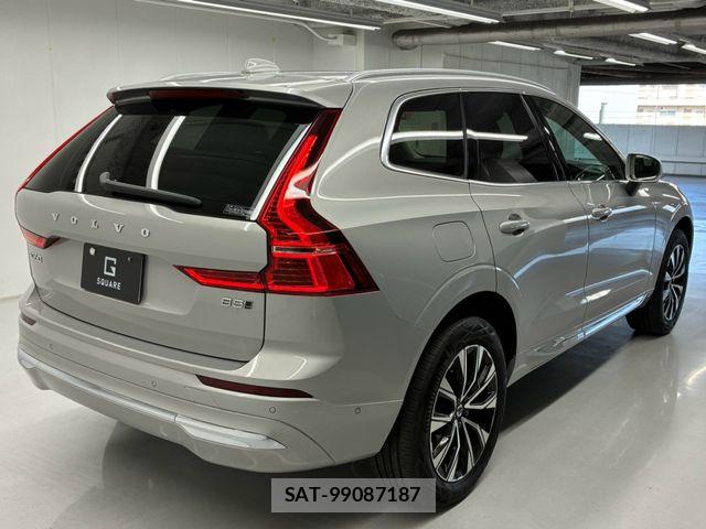 Volvo XC60 2024-12 8210898-12