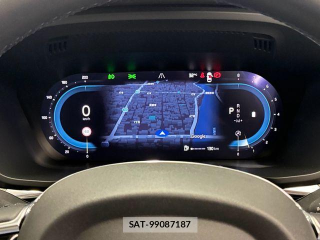 Volvo XC60 2024-12 8210898-26