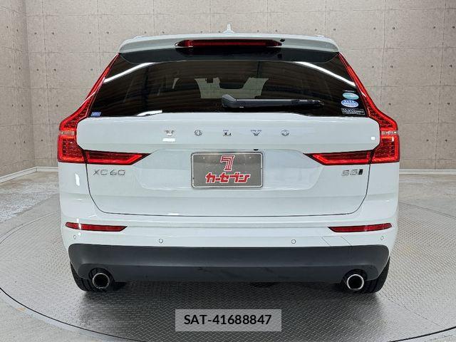 Volvo XC60 2021-07 8210900-11