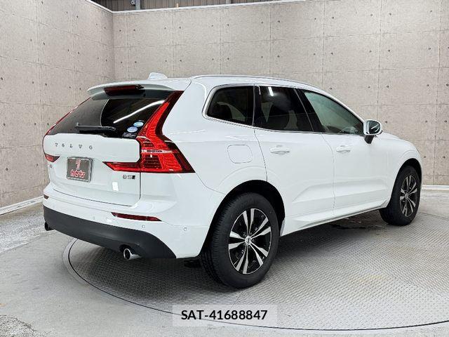 Volvo XC60 2021-07 8210900-1