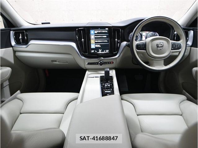 Volvo XC60 2021-07 8210900-2