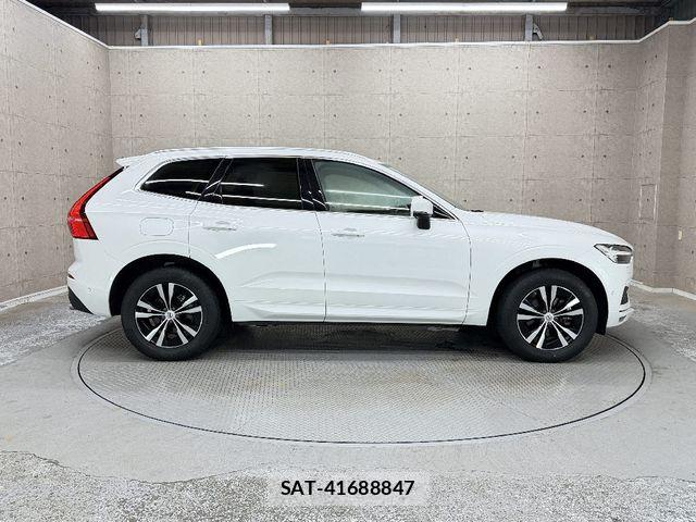 Volvo XC60 2021-07 8210900-8