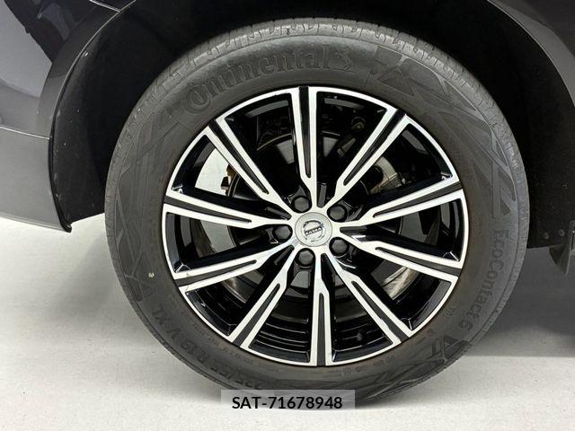 Volvo XC60 2021-04 8210899-10