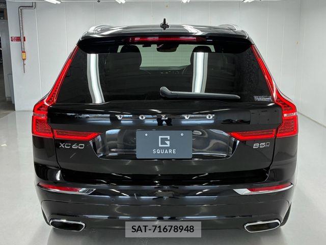 Volvo XC60 2021-04 8210899-12