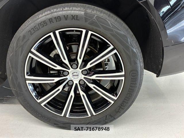 Volvo XC60 2021-04 8210899-16
