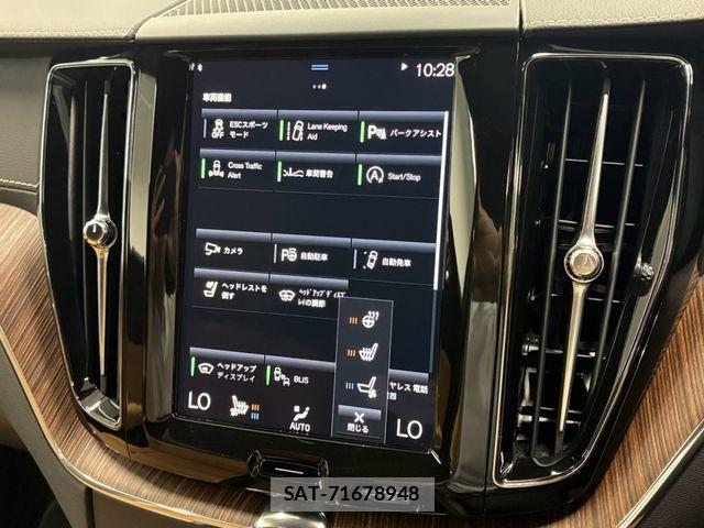 Volvo XC60 2021-04 8210899-22