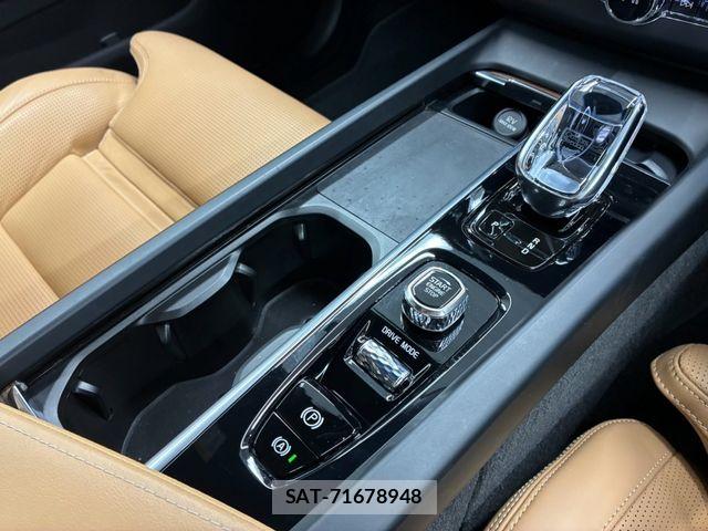 Volvo XC60 2021-04 8210899-24