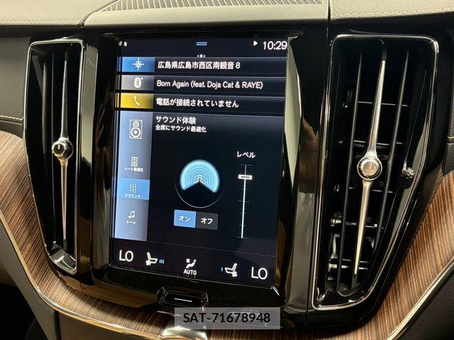 Volvo XC60 2021-04 8210899-29