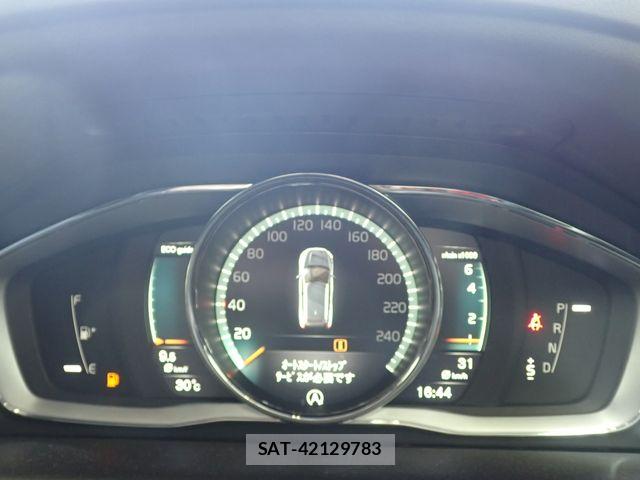 Volvo XC60 2017-12 8247095-11