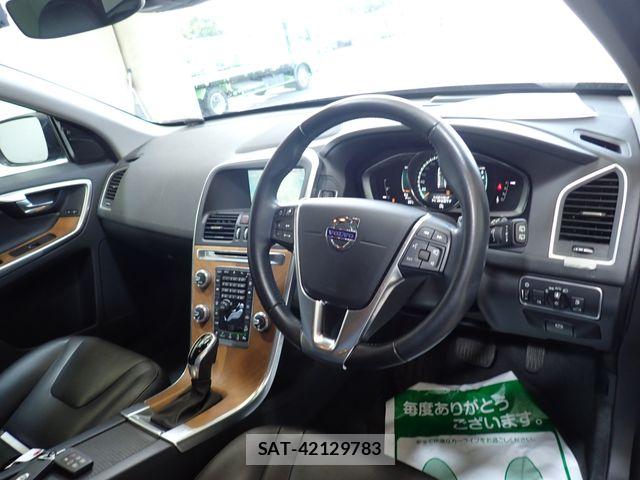 Volvo XC60 2017-12 8247095-1