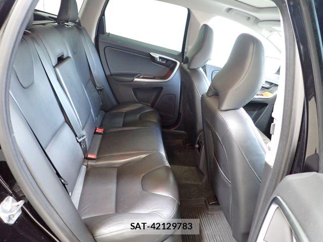 Volvo XC60 2017-12 8247095-21