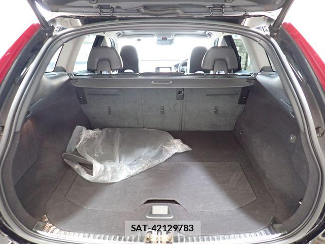 Volvo XC60 2017-12 8247095-23