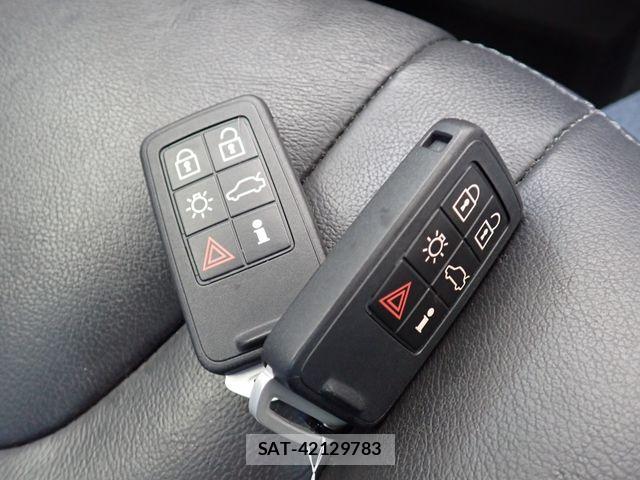 Volvo XC60 2017-12 8247095-28