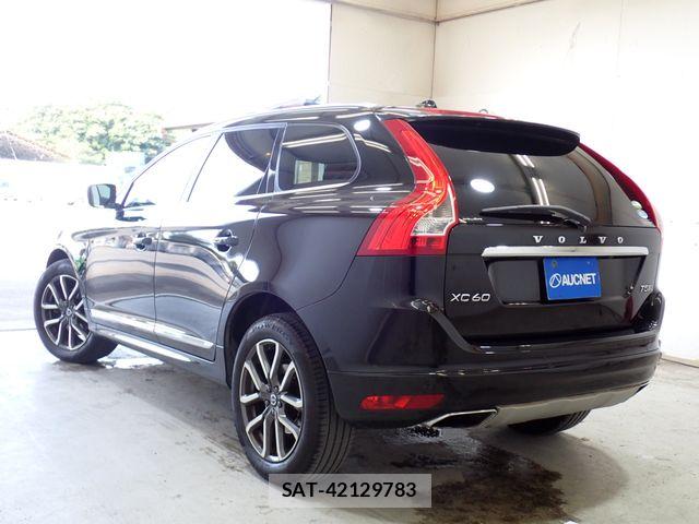 Volvo XC60 2017-12 8247095-2