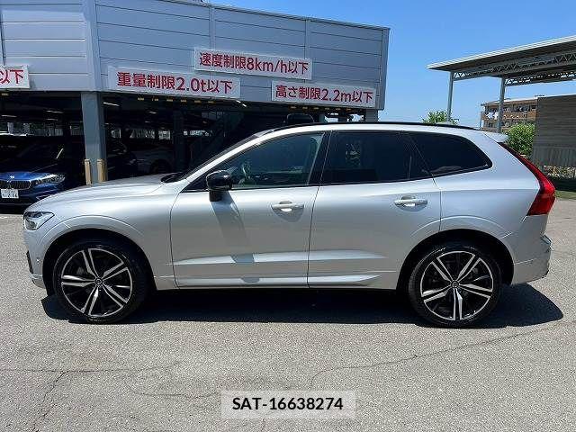 Volvo XC60 2021-06 8247097-16