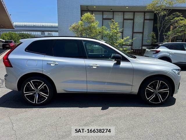 Volvo XC60 2021-06 8247097-17