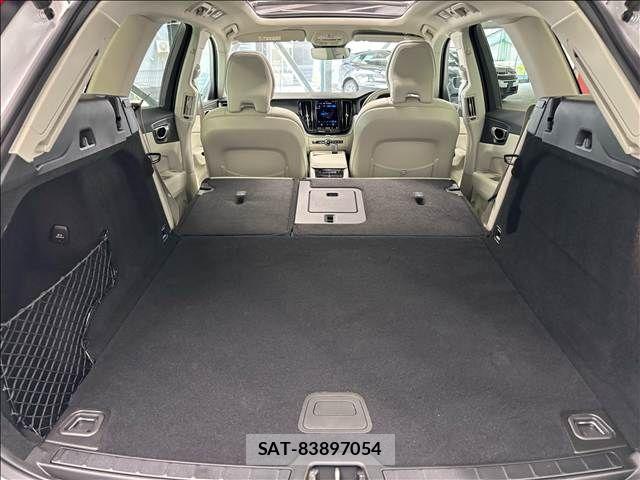 Volvo XC60 2024-10 8247096-17