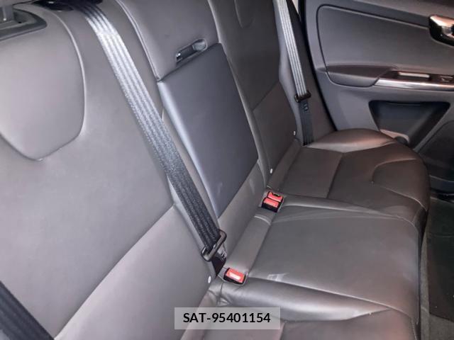 Volvo XC60 2016-06 8247098-12