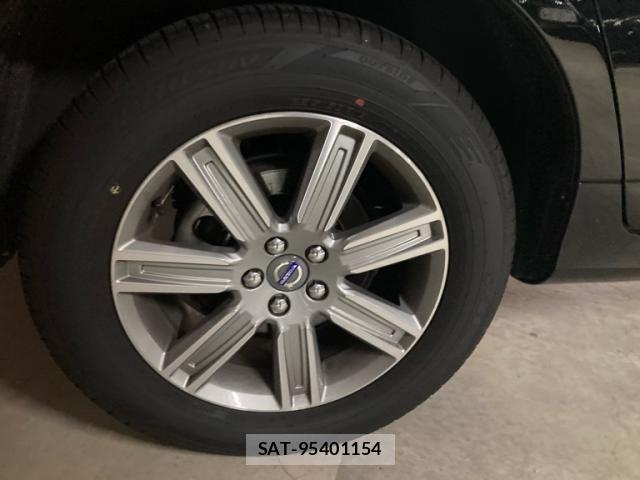 Volvo XC60 2016-06 8247098-7