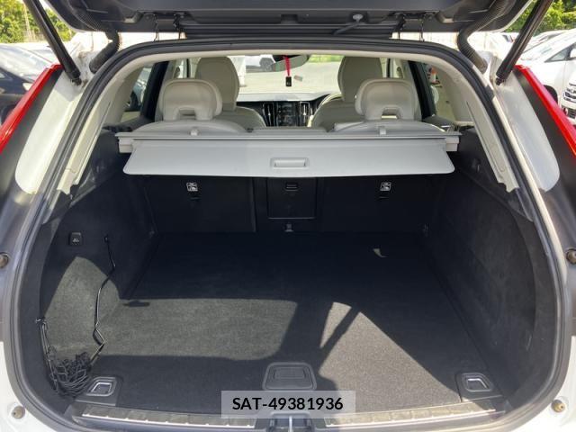 Volvo XC60 2020-06 8317917-12