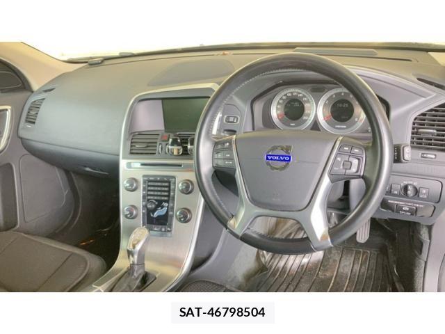 Volvo XC60 2012-10 8317920-17