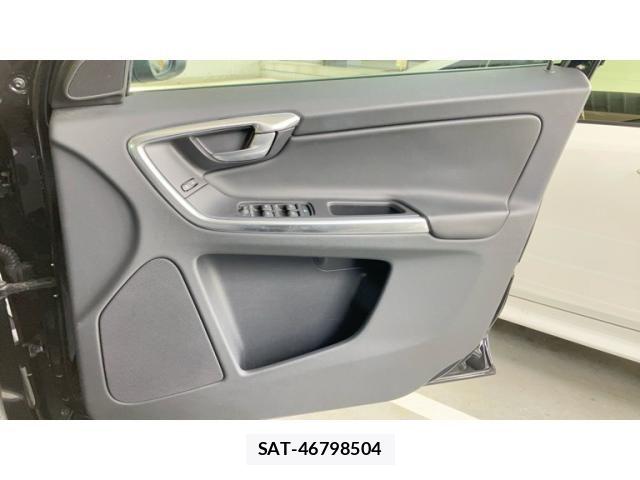 Volvo XC60 2012-10 8317920-18