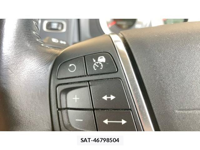 Volvo XC60 2012-10 8317920-23