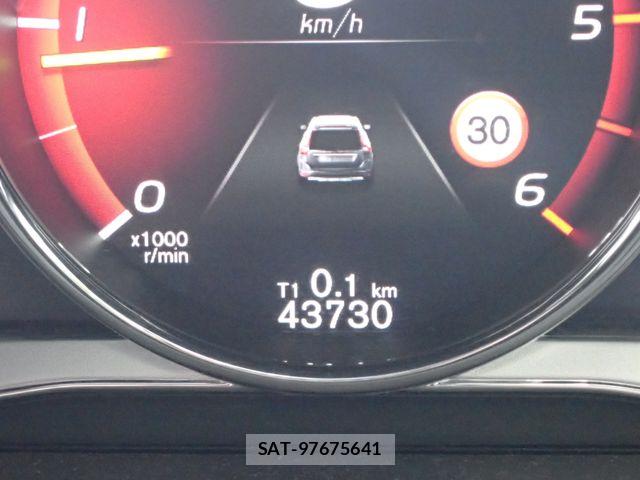Volvo XC60 2017-04 8317915-13