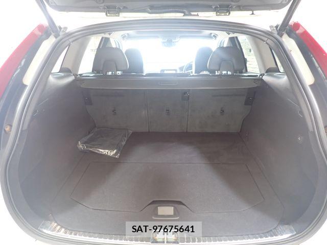 Volvo XC60 2017-04 8317915-24