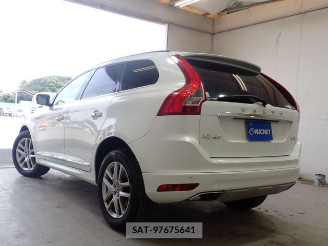 Volvo XC60 2017-04 8317915-2