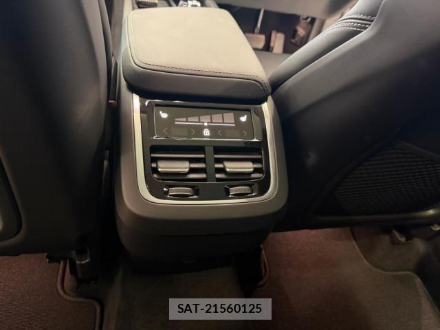Volvo XC60 2024-08 8317914-18