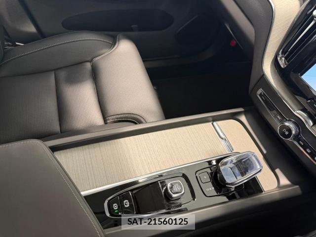 Volvo XC60 2024-08 8317914-26