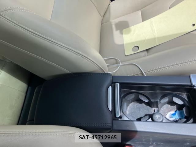 Volvo XC60 2017-09 8317918-9