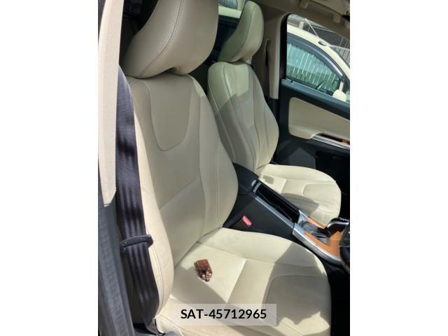 Volvo XC60 2017-09 8317918-17