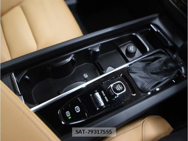 Volvo XC60 2019-05 8317916-28