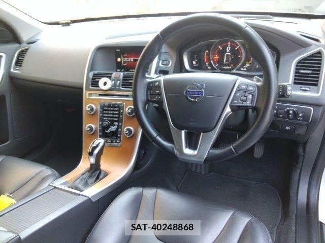 Volvo XC60 2017-03 8338414-1