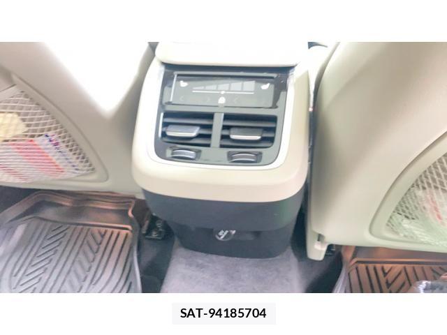 Volvo XC60 2020-09 8338412-14