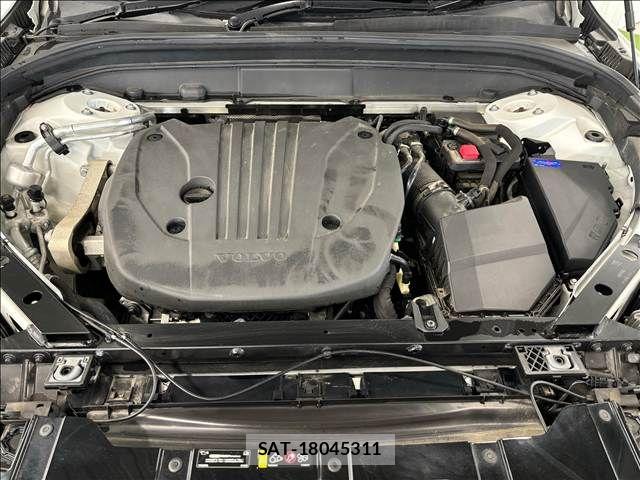 Volvo XC60 2021-11 8338411-11