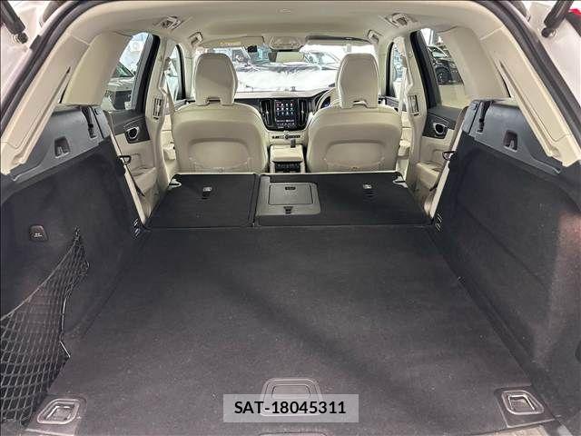 Volvo XC60 2021-11 8338411-17