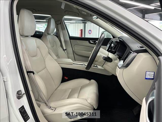 Volvo XC60 2021-11 8338411-6