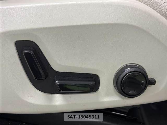 Volvo XC60 2021-11 8338411-8