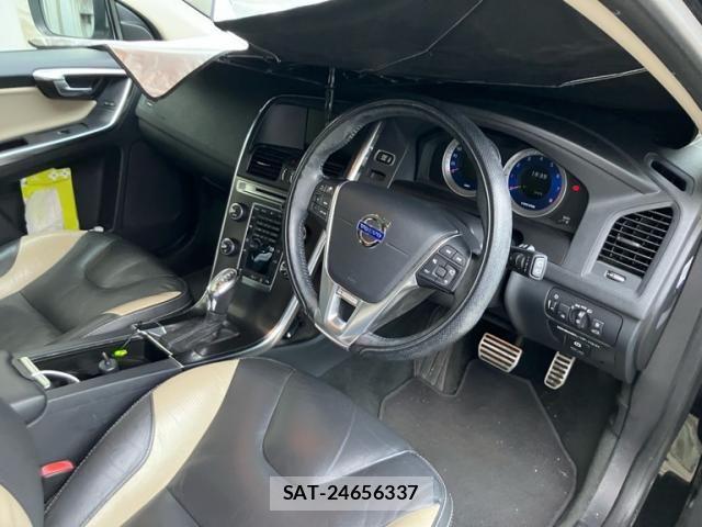 Volvo XC60 2013-08 8338416-15