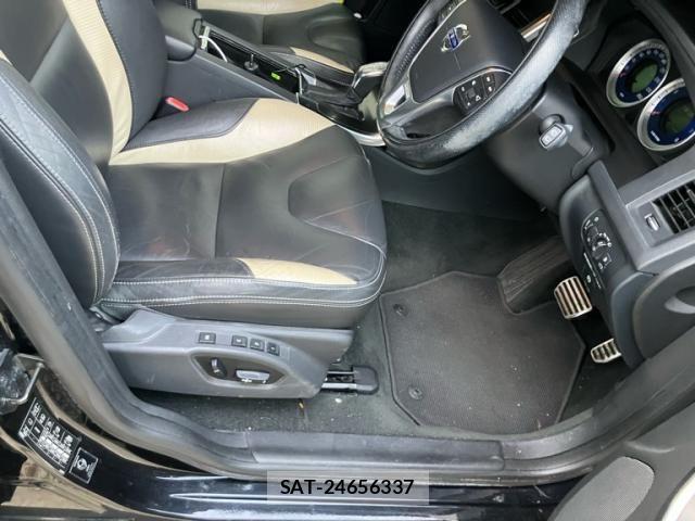 Volvo XC60 2013-08 8338416-16