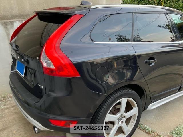 Volvo XC60 2013-08 8338416-2