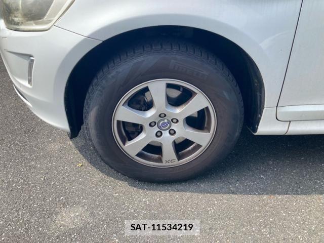 Volvo XC60 2015-09 8338415-13