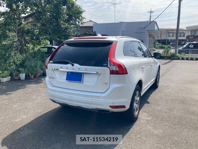 Volvo XC60 2015-09 8338415-2