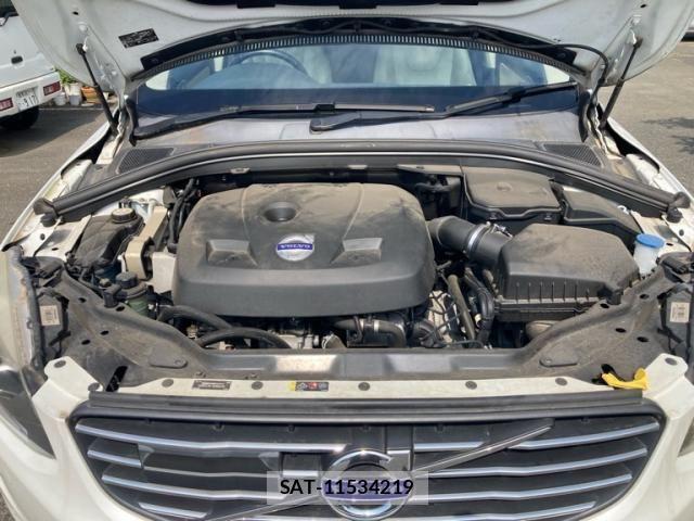Volvo XC60 2015-09 8338415-5