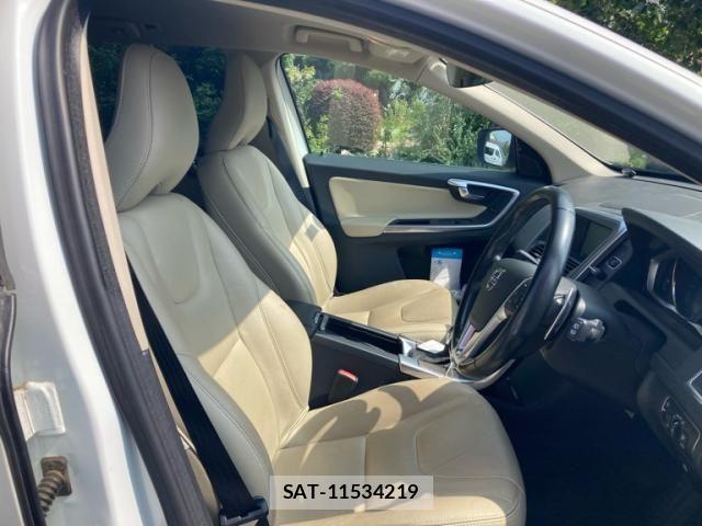 Volvo XC60 2015-09 8338415-8