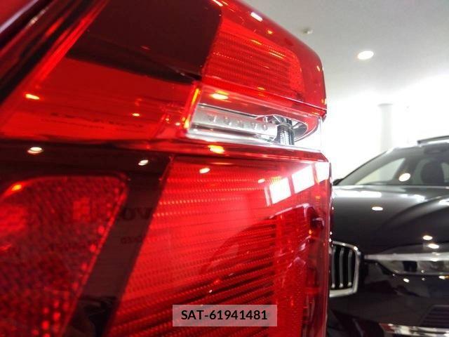 Volvo XC60 2021-09 8338409-23